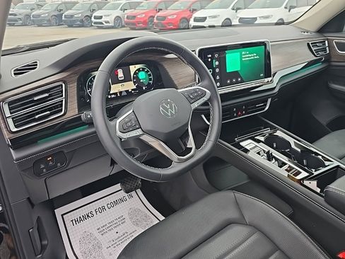 Used 2024 Volkswagen Atlas SEL image 16