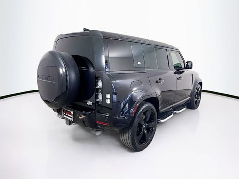 Used 2023 Land Rover Defender 110 V8 AWD/4WD image 34