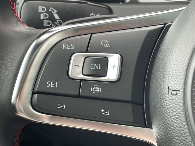 Used 2021 Volkswagen GTI SE FWD image 24