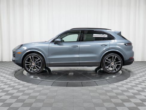 New 2026 Porsche Cayenne AWD/4WD image 2