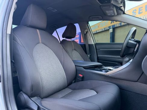 Used 2019 Toyota Camry LE image 16