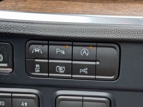 Used 2026 Chevrolet Tahoe High Country image 25