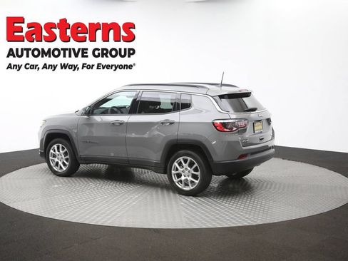 Used 2023 Jeep Compass Latitude AWD/4WD image 61
