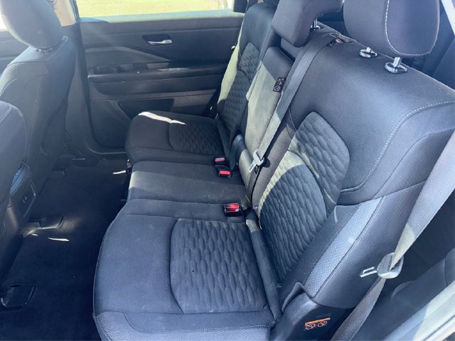 Used 2022 Nissan Pathfinder SV FWD image 34