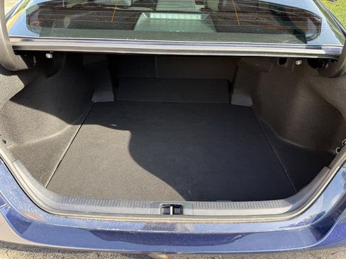 Used 2022 Toyota Camry XSE FWD image 4