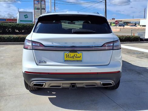 Used 2022 Lincoln Nautilus Reserve w/ Equipment Group 202A image 4