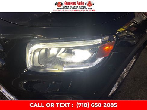 Used 2020 Mercedes-Benz GLB 250 4MATIC w/ Premium Package image 34