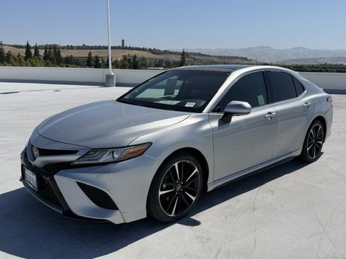 Used 2018 Toyota Camry XSE w/ Driver Assist Package FWD image 6