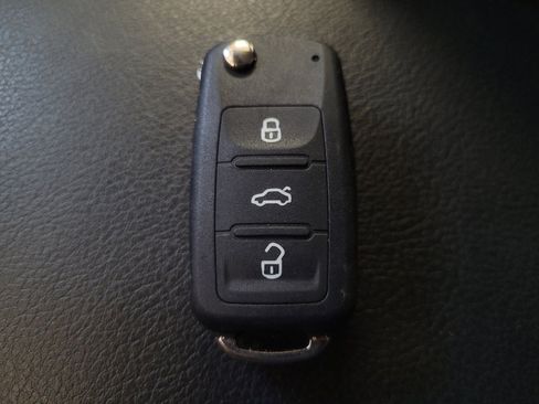 Used 2016 Volkswagen Jetta SE FWD image 32