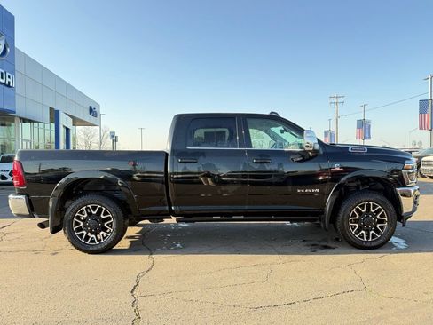 Used 2026 RAM 2500 Limited AWD/4WD image 9