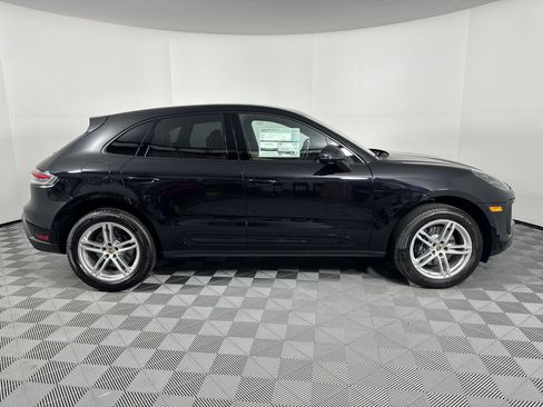Certified 2025 Porsche Macan image 8