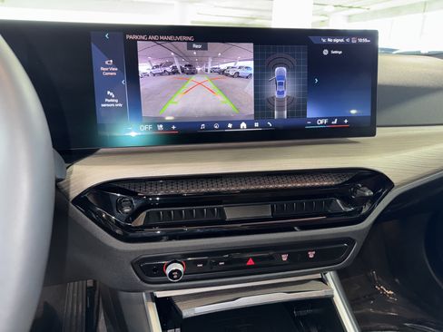 Used 2025 BMW 330i Sedan w/ Premium Package RWD image 27
