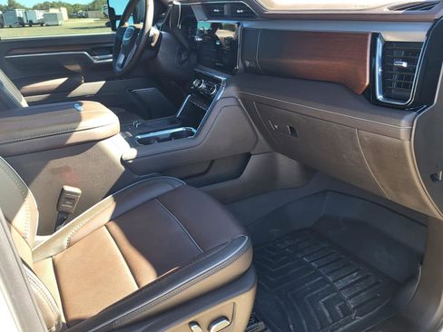 Used 2025 GMC Sierra 2500 Denali w/ Denali Reserve Package image 9