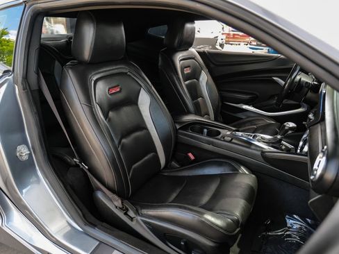 Used 2019 Chevrolet Camaro SS RWD image 34