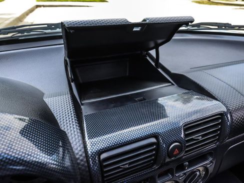 Used 2003 Toyota MR2 image 27