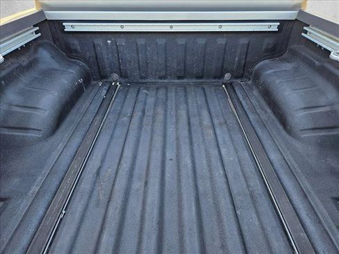 Used 2011 Nissan Frontier SV w/ SV Premium Utility Pkg RWD image 6