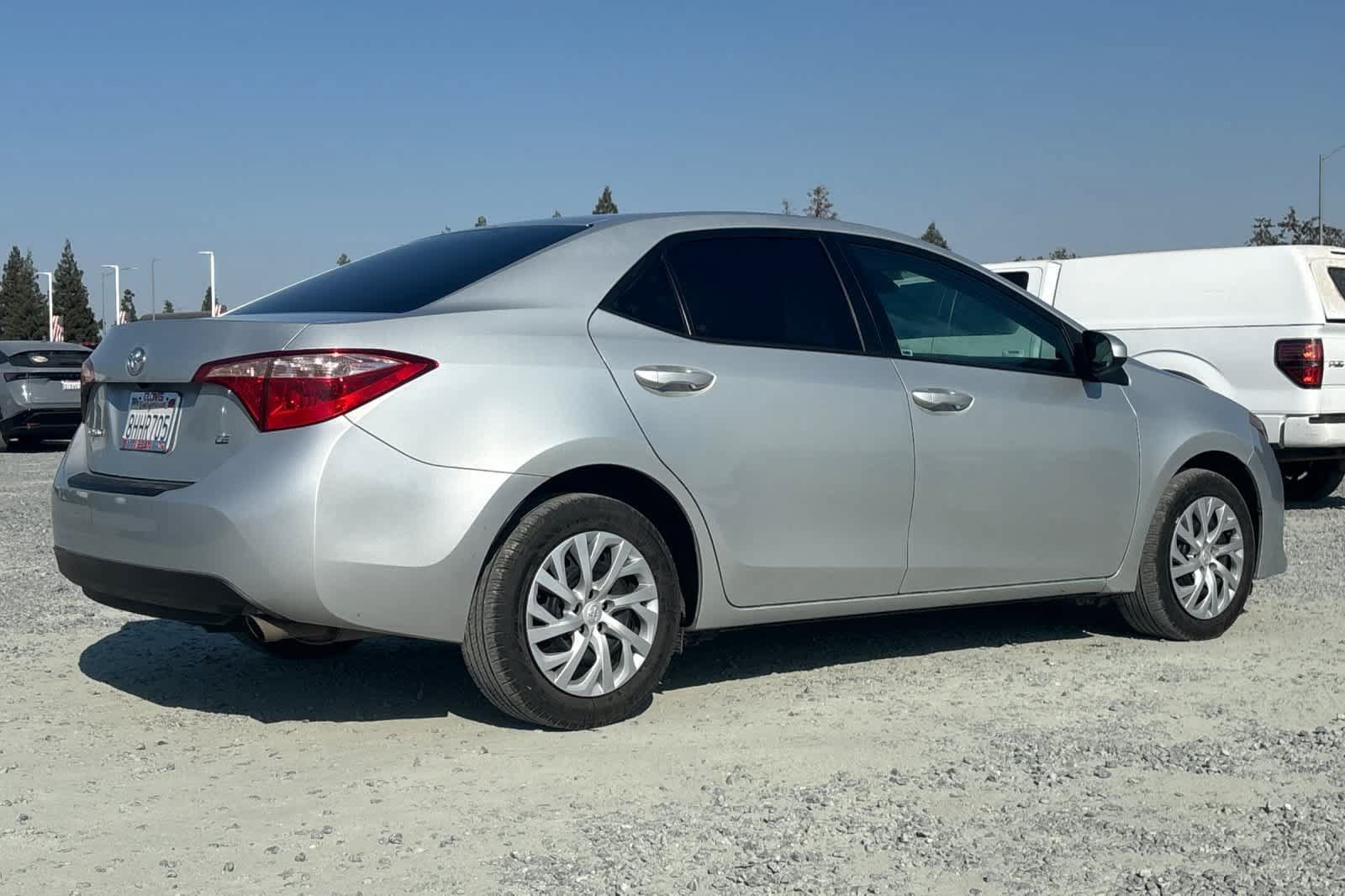 Used 2019 Toyota Corolla LE FWD image 3