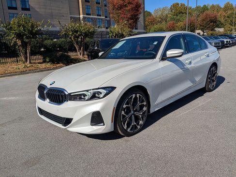 Used 2025 BMW 330i Sedan w/ Convenience Package image 7