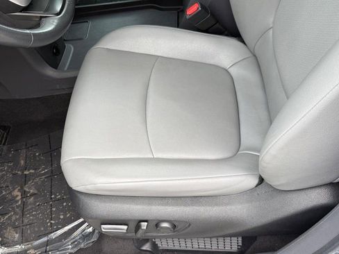 Used 2024 Toyota Sienna XLE image 17