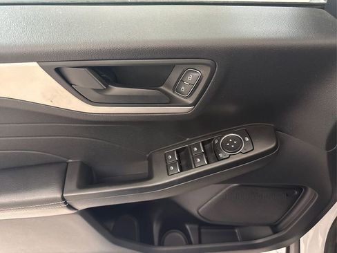 Used 2022 Ford Escape SE FWD image 28