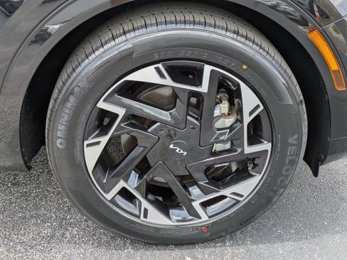 Certified 2024 Kia Sportage SX FWD image 9