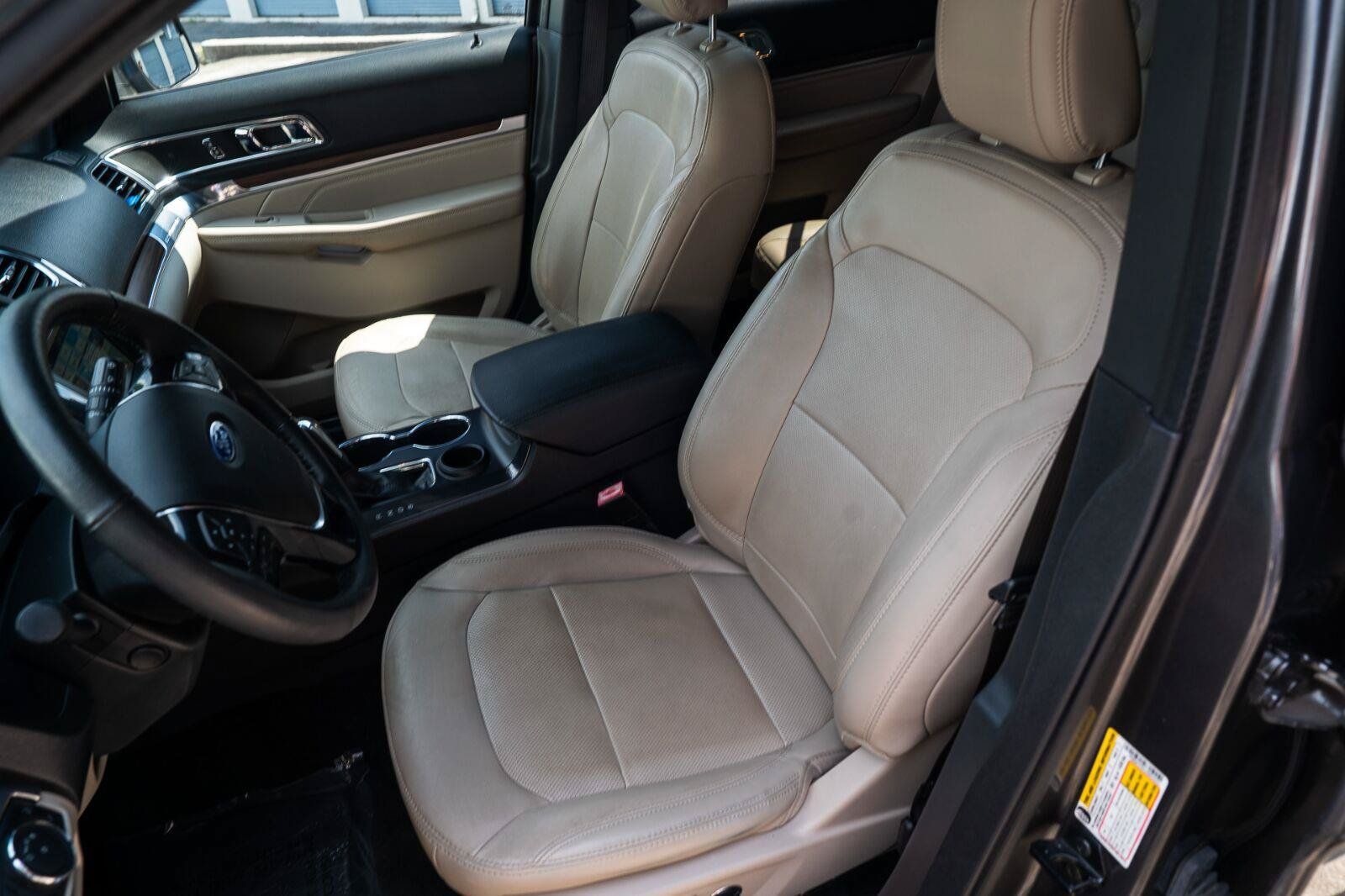Used 2018 Ford Explorer Limited FWD image 19
