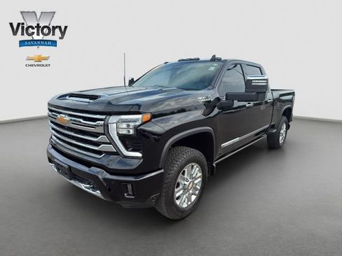 Used 2025 Chevrolet Silverado 3500 High Country w/ High Country Premium Package AWD/4WD image 3