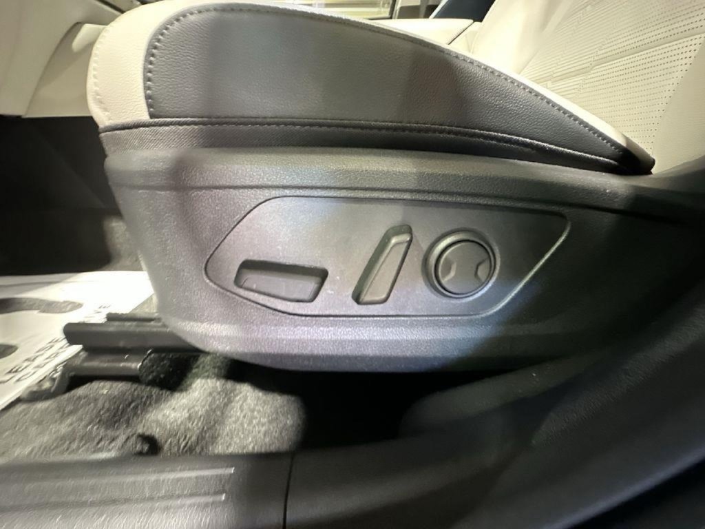 New 2026 Kia Sportage SX FWD image 13