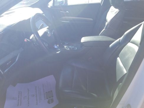 Used 2021 Cadillac XT4 Premium Luxury image 10