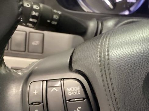 Used 2016 Toyota Highlander Plus AWD/4WD image 13
