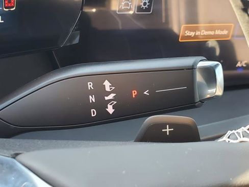 New 2026 Chevrolet Traverse LT image 16