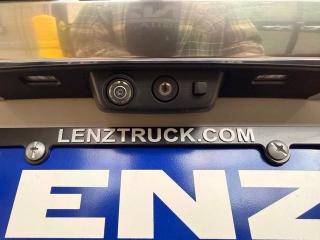 Used 2021 GMC Yukon Denali w/ Denali Premium Package AWD/4WD image 8