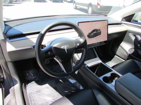 Used 2023 Tesla Model 3 Standard Range RWD image 12