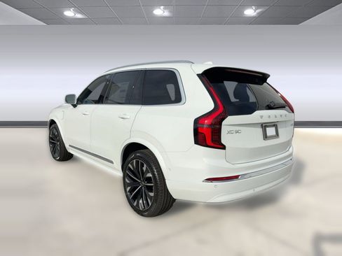 New 2026 Volvo XC90 T8 Plus image 3