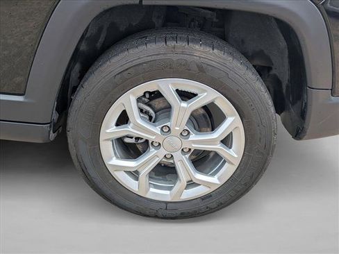 Used 2024 Jeep Compass Latitude AWD/4WD image 8