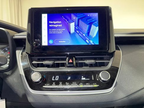 Used 2024 Toyota Corolla LE FWD image 24