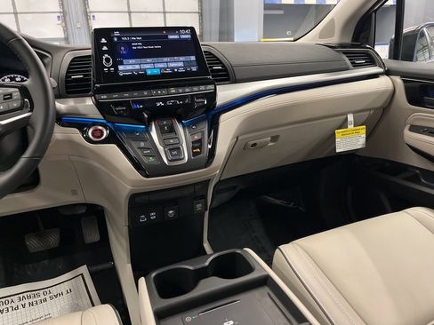 Used 2025 Honda Odyssey Touring image 22