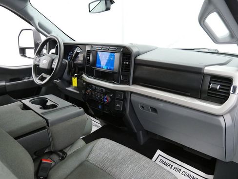 Used 2023 Ford F250 XLT AWD/4WD image 17