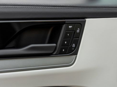 Certified 2026 Porsche Cayenne S AWD/4WD image 22