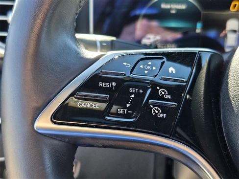 Used 2022 Mercedes-Benz E 350 4MATIC Sedan image 25