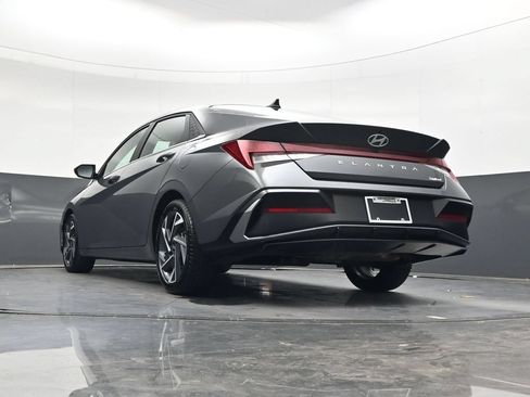 Used 2025 Hyundai Elantra Limited FWD image 36