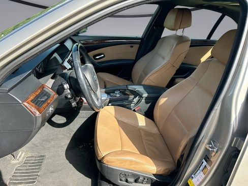 Used 2010 BMW 528i Sedan RWD image 11