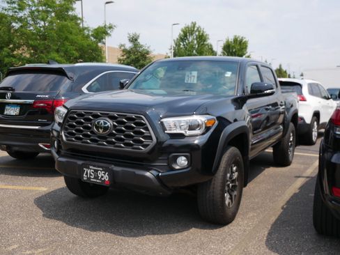 Used 2021 Toyota Tacoma TRD Off-Road AWD/4WD image 3