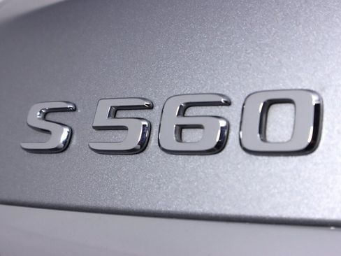 Used 2018 Mercedes-Benz S 560 4MATIC Sedan image 40