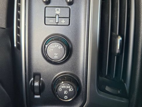 Used 2018 Chevrolet Silverado 1500 LT w/ All Star Edition AWD/4WD image 10