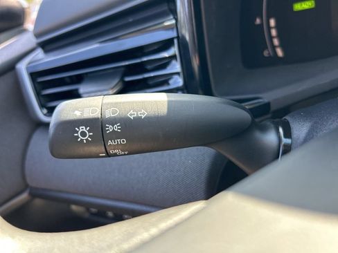 Used 2025 Toyota Camry LE FWD image 27