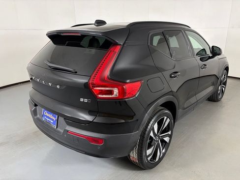 Used 2024 Volvo XC40 B5 Plus w/ Climate Package AWD/4WD image 8