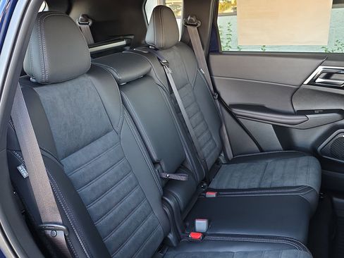 New 2026 Mitsubishi Outlander SE image 29