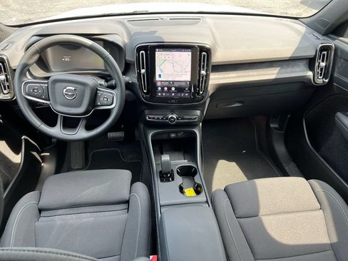 Certified 2025 Volvo EX40 Core AWD/4WD image 26