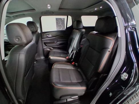 Certified 2022 GMC Acadia AT4 w/ Technology Package AWD/4WD image 12